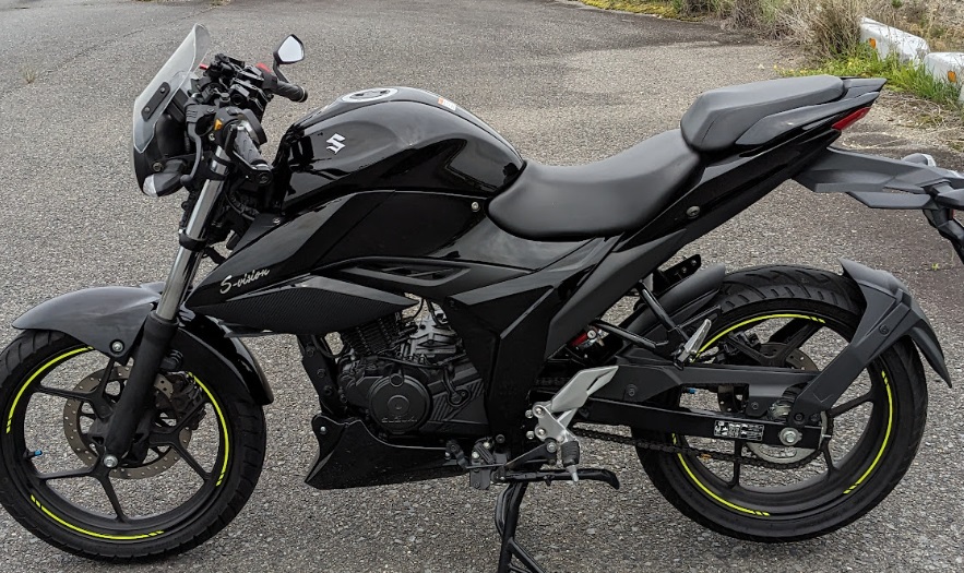 ジクサー150 丸目